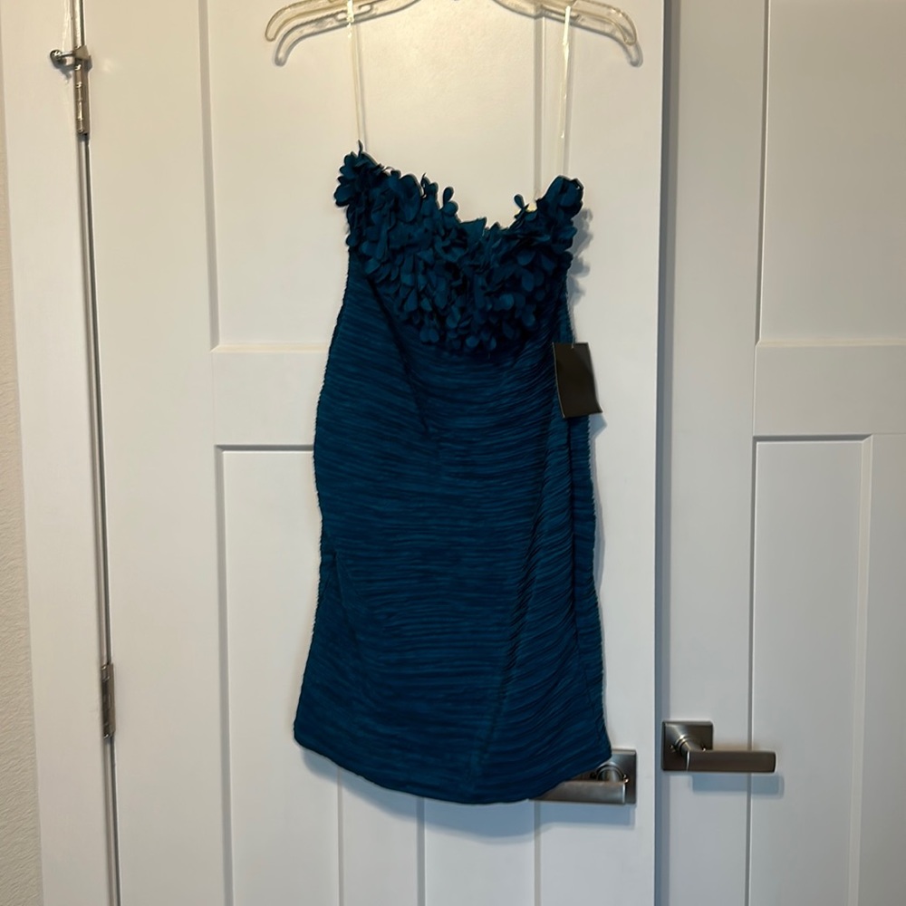 Green strapless dress